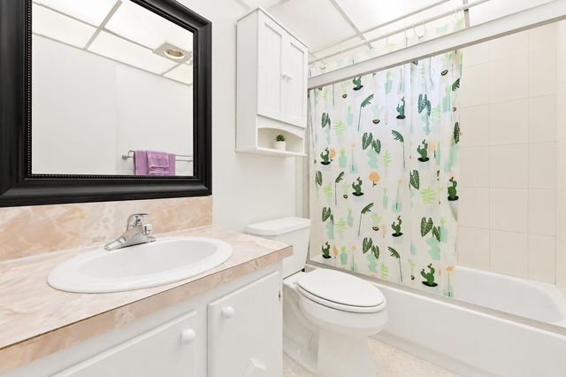21 Flanders A, Delray Beach, FL 33484