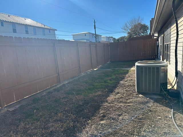 605 Oak Park Dr Unit 605, Boerne, TX 78006