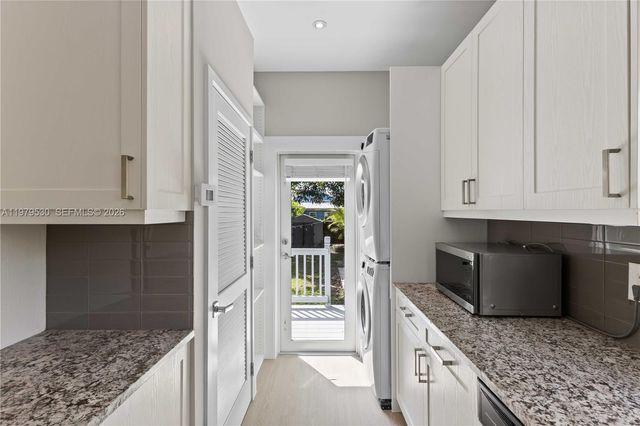 2434 SW 15th St, Miami, FL 33145