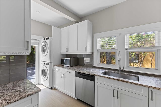 2434 SW 15th St, Miami, FL 33145