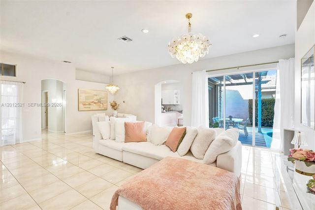 6928 NW 33rd St 6928, Margate, FL 33063