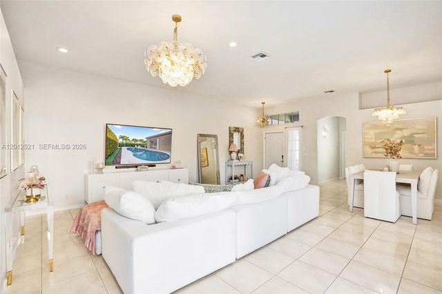 6928 NW 33rd St 6928, Margate, FL 33063
