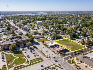 321 W Locust Street, Davenport, IA 52803