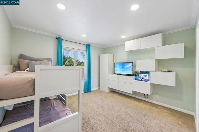 825 Oak Grove Rd 40, Concord, CA 94518