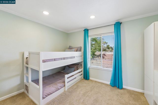 825 Oak Grove Rd 40, Concord, CA 94518