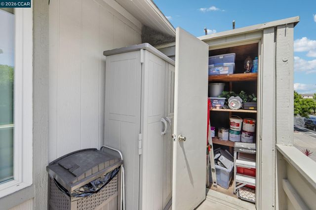 825 Oak Grove Rd 40, Concord, CA 94518