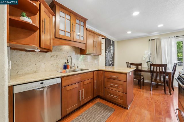 825 Oak Grove Rd 40, Concord, CA 94518