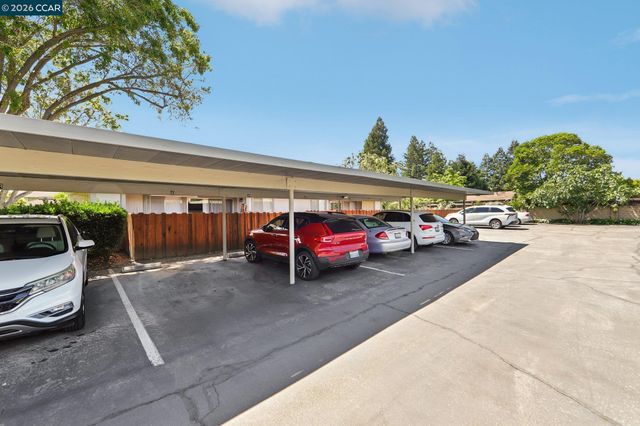 825 Oak Grove Rd 40, Concord, CA 94518