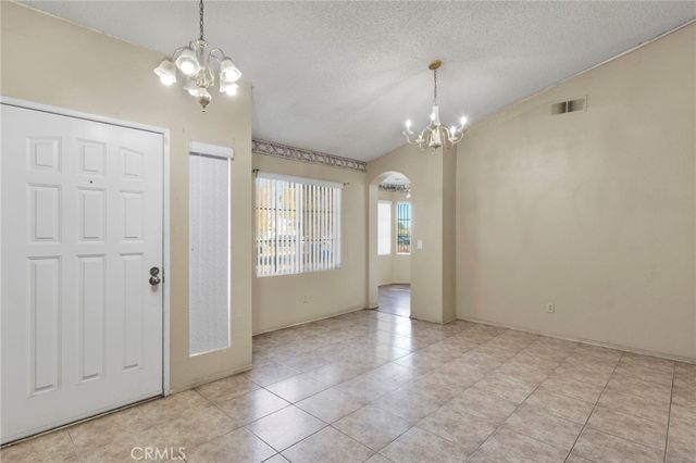 14671 Ponderosa Ranch Road, Victorville, CA 92392