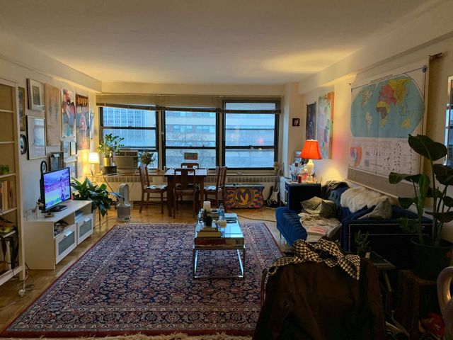 4180 N Marine Drive 712, Chicago, IL 60613