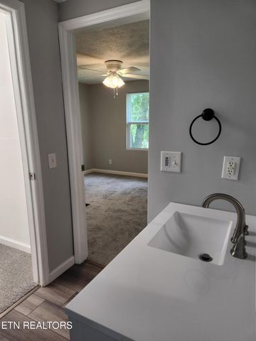 2208 Rifle Range Drive, Knoxville, TN 37918