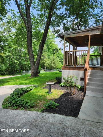 2208 Rifle Range Drive, Knoxville, TN 37918
