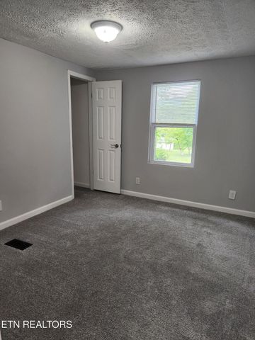 2208 Rifle Range Drive, Knoxville, TN 37918