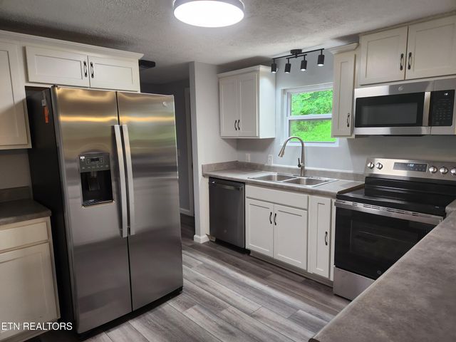 2208 Rifle Range Drive, Knoxville, TN 37918