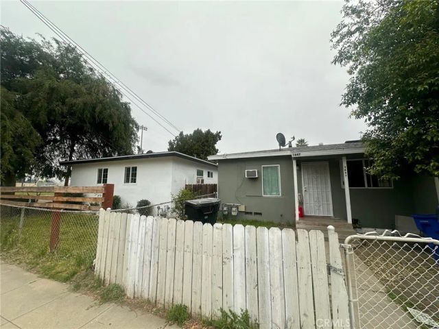695 W 17th St, San Bernardino, CA 92405