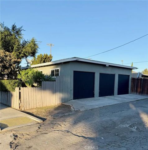 695 W 17th St, San Bernardino, CA 92405
