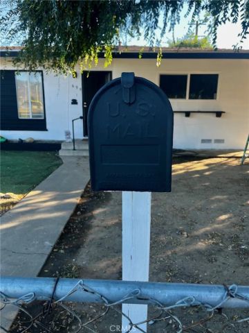 695 W 17th St, San Bernardino, CA 92405