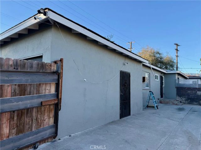 695 W 17th St, San Bernardino, CA 92405