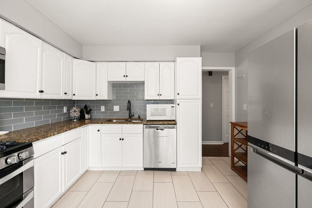 1780 NW 81st Street, Clive, IA 50325
