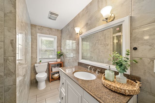 1780 NW 81st Street, Clive, IA 50325
