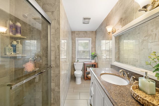1780 NW 81st Street, Clive, IA 50325