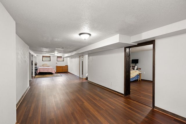 1780 NW 81st Street, Clive, IA 50325