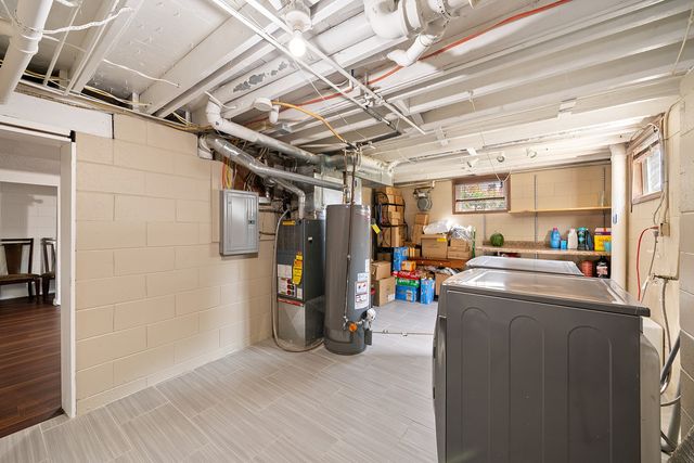 1780 NW 81st Street, Clive, IA 50325