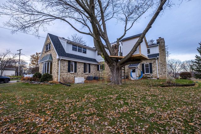 16355 Coronado COURT, Brookfield, WI 53005