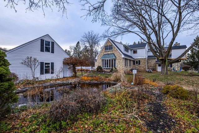 16355 Coronado COURT, Brookfield, WI 53005