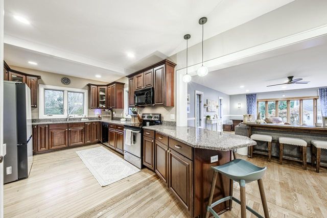 16355 Coronado COURT, Brookfield, WI 53005