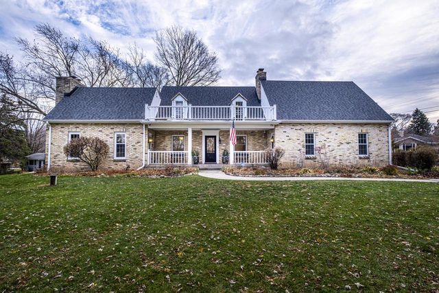 16355 Coronado COURT, Brookfield, WI 53005