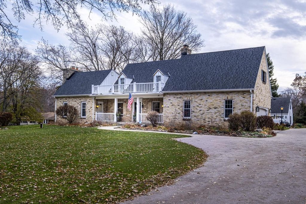 16355 Coronado COURT, Brookfield, WI 53005