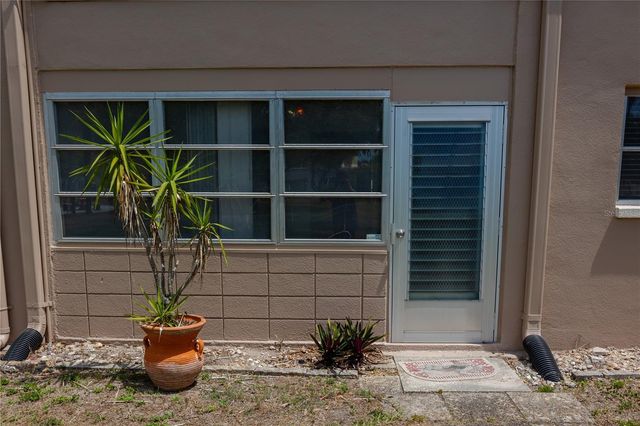 6645 1ST AVENUE N 103, St Petersburg, FL 33710