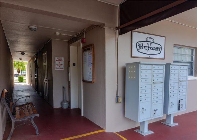 6645 1ST AVENUE N 103, St Petersburg, FL 33710