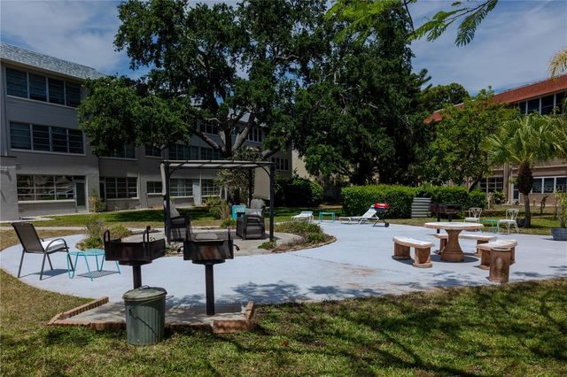 6645 1ST AVENUE N 103, St Petersburg, FL 33710