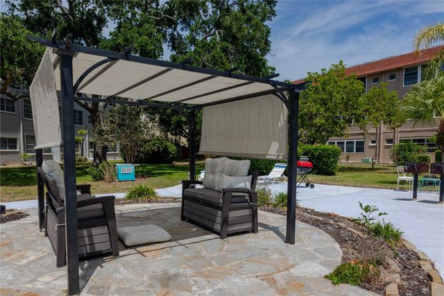 6645 1ST AVENUE N 103, St Petersburg, FL 33710