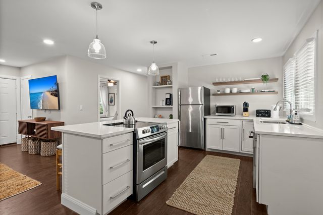 2611 N Oakridge Circle, North Charleston, SC 29420