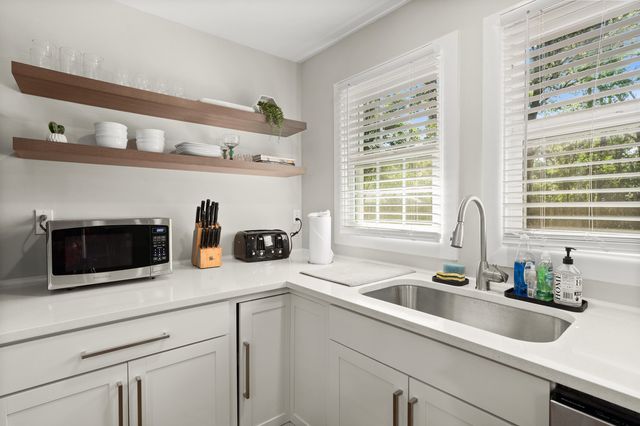 2611 N Oakridge Circle, North Charleston, SC 29420