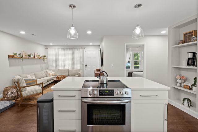 2611 N Oakridge Circle, North Charleston, SC 29420