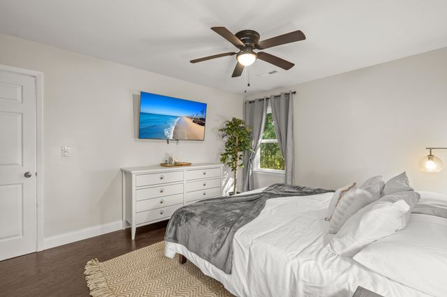 2611 N Oakridge Circle, North Charleston, SC 29420