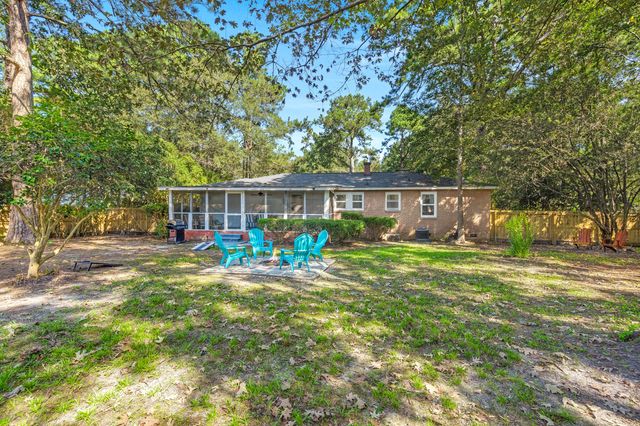 2611 N Oakridge Circle, North Charleston, SC 29420