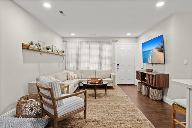 2611 N Oakridge Circle, North Charleston, SC 29420