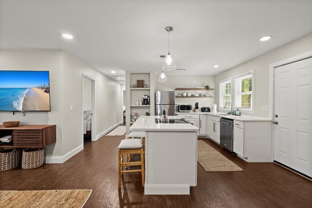 2611 N Oakridge Circle, North Charleston, SC 29420