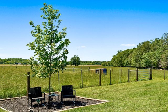 1004 Dry Creek Rd, Smithville, TN 37166