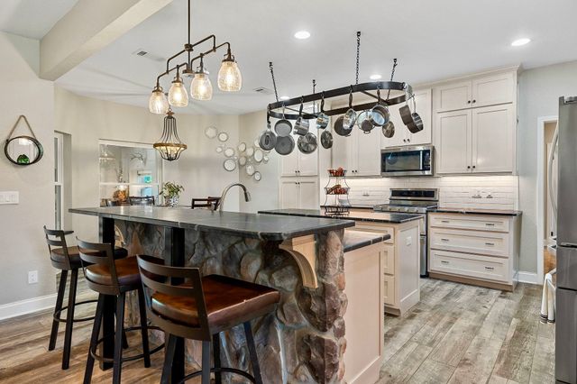 1004 Dry Creek Rd, Smithville, TN 37166