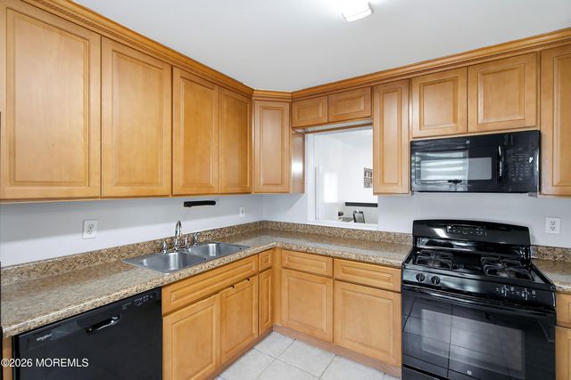 165 Bristol Court, Lakewood, NJ 08701