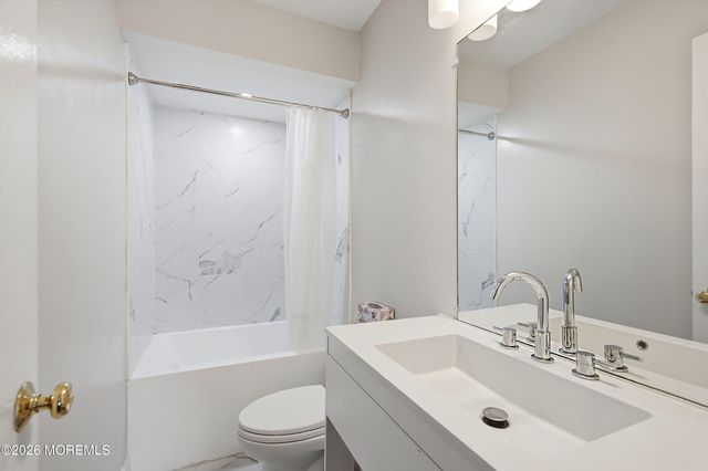 165 Bristol Court, Lakewood, NJ 08701