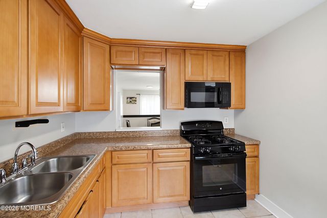 165 Bristol Court, Lakewood, NJ 08701