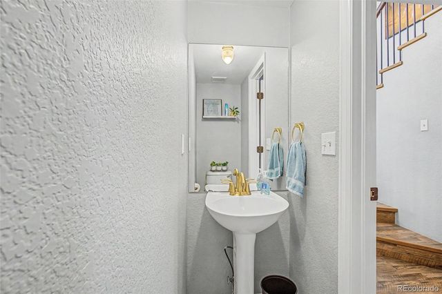 15137 E Nassau Avenue, Aurora, CO 80014