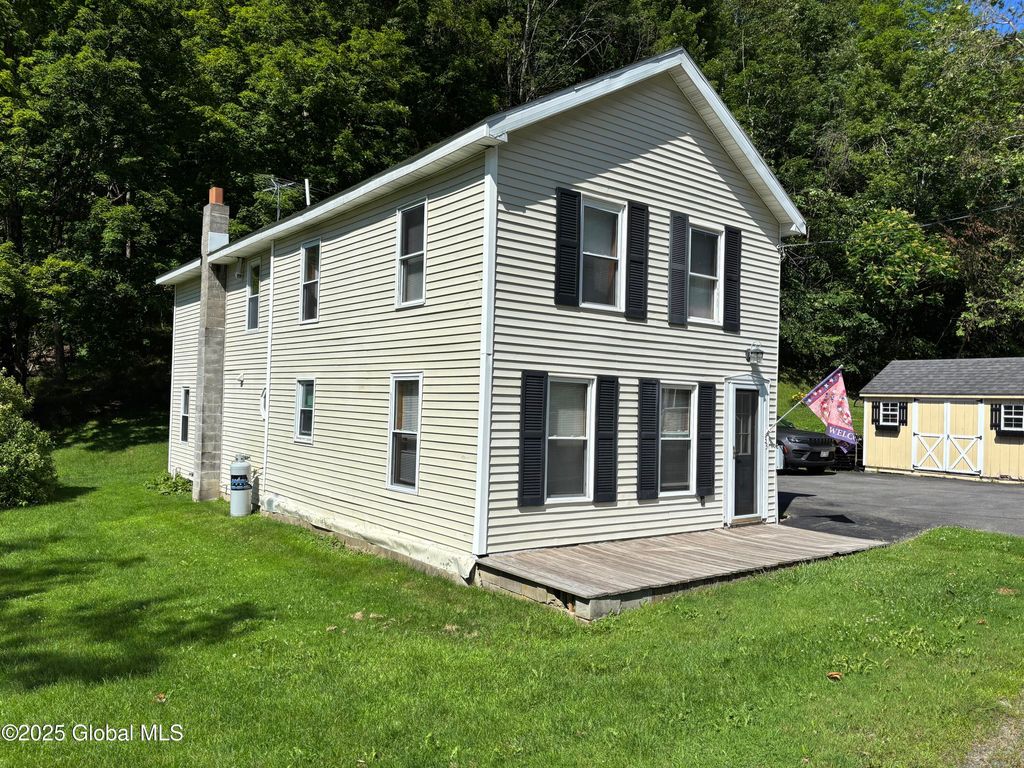 33 Dunham Hollow Road, Nassau, NY 12062